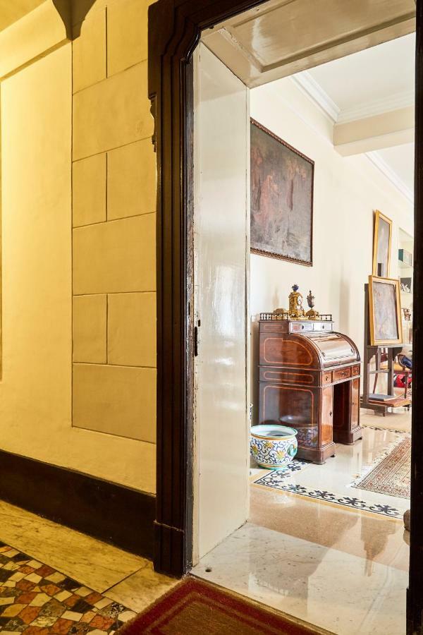 Suite Klimt P.Zza Amedeo ナポリ エクステリア 写真